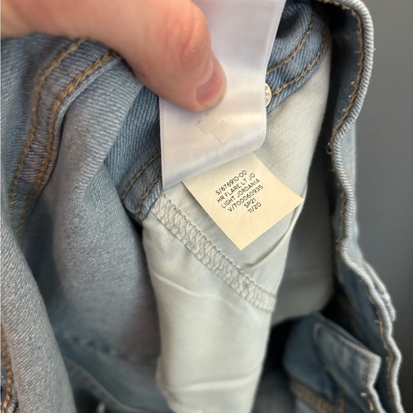 Gap High Rise Light Wash Flare Jeans Womens Size 12 - Picture 6 of 6